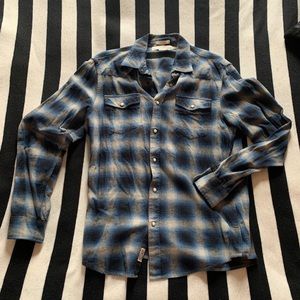 Flannel 90’s inspired button-down